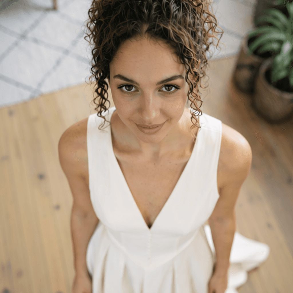 Lara — HEAD AI ACTRESS
